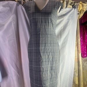 ANN TAYLOR * GRAY WINDOWPANE SHEATH * V-NECK, CAP SLELEVES * Size 0
